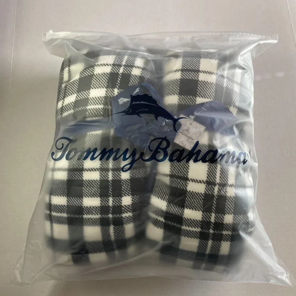 Tommy Bahama 50X 70 Black and White Flannel Sherpa Throw/Blanket